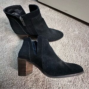 Lucky Brand Black Textured Ankle Booties